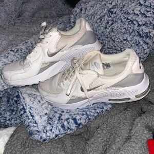 Nike Women's White Nike air max excee sneakers